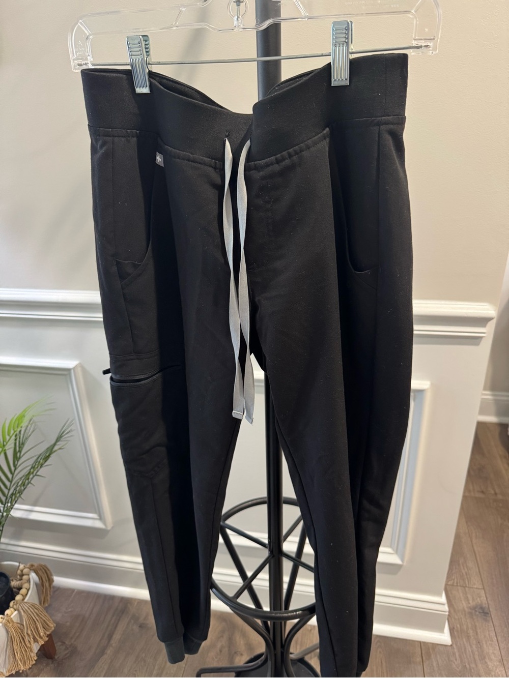 Figs Women’s  Black Drawstring Jogger Pants with Utility Pocket